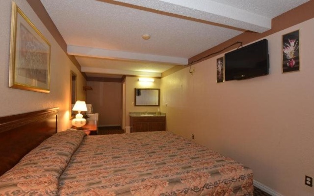 photo 5 of The Newcastle Motel