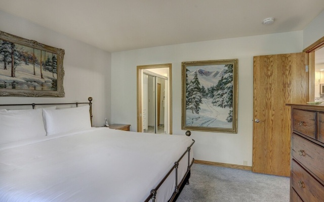 photo 5 of Newly Remodeled Spacious 1 Bedroom 1 Condo by RedAwning