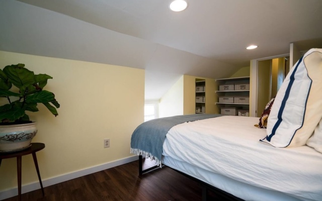 photo 2 of Newly Renovated Rino Retreat