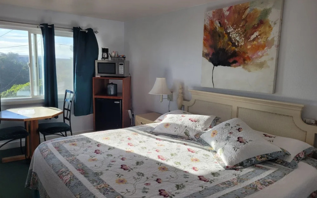 photo 4 of Newport Bay Motel