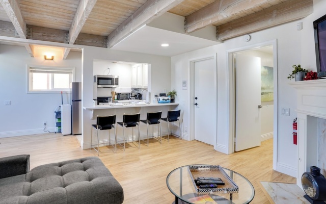 photo 2 of Newport Beach Vacation Rental Near Beach & Pier