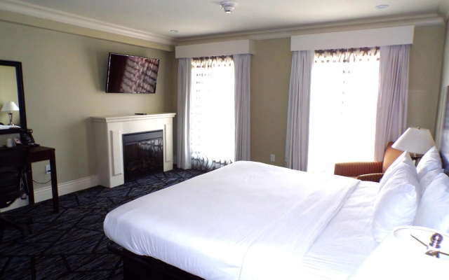 photo 5 of Niagara Crossing Hotel & Spa