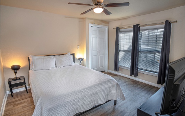 photo 2 of Nice 3br/2ba Near Downtown 2 min At&t Center