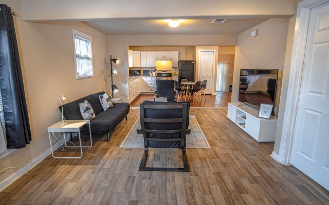 photo 4 of Nice 3br/2ba Near Downtown 2 min At&t Center