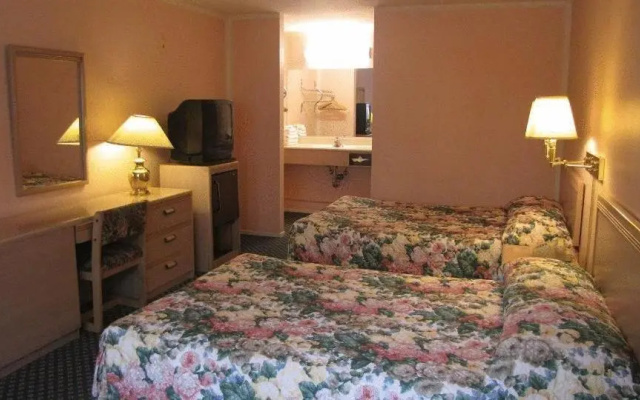 photo 3 of Nisei Inn