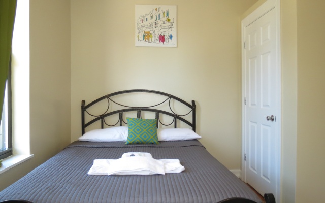 photo 3 of Broadway Deluxe B Apartments