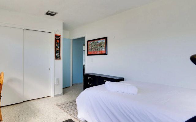 photo 3 of North Miami Beach Rental: Near Walking Park!