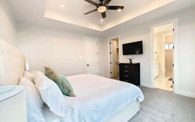 photo 2 of Northside Retreat Chic 3 Bdr, Pet Friendly!