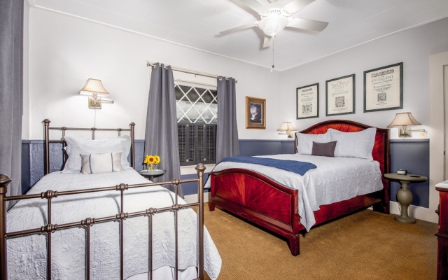 photo 2 of Oak Hill Bed & Breakfast