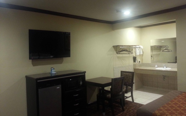 photo 4 of Oak Park Motel