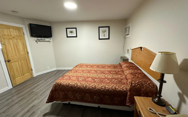photo 4 of Oakdell Motel