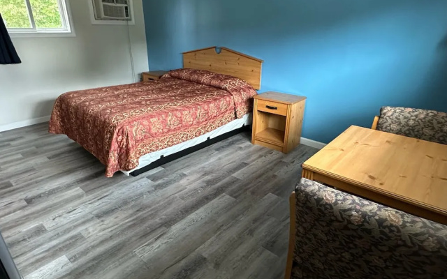 photo 5 of Oakdell Motel