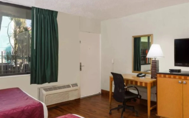 photo 4 of Ocean Reef Hotel