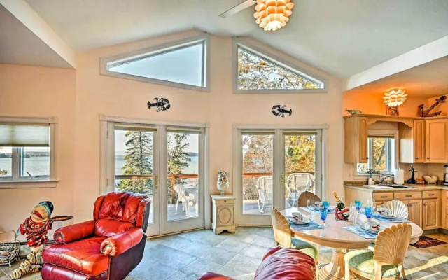 photo 2 of 2BR Coastal Gem! Breathtaking Ocean/mountain View