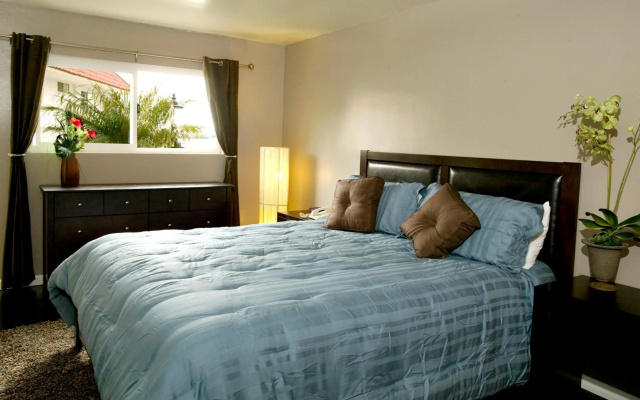 photo 2 of Oceanside Marina Suites