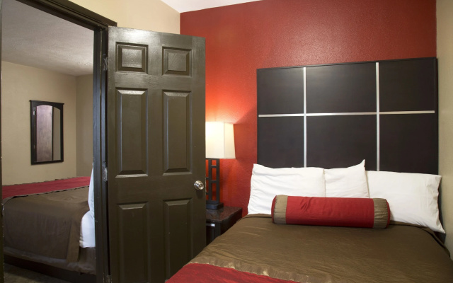 photo 3 of Harbor Inn and Suites Oceanside