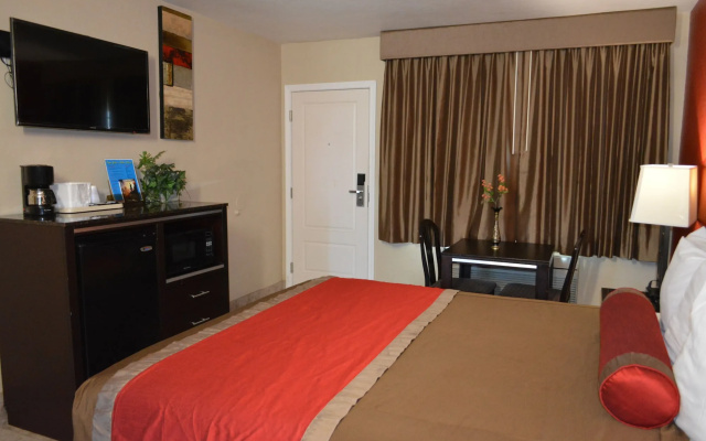 photo 5 of Harbor Inn and Suites Oceanside