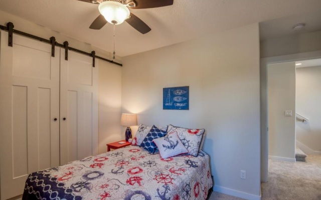 photo 3 of Oceanview Townhome - Pet Friendly - Sleeps 6 - King