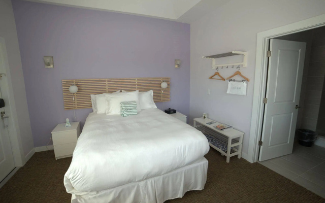 photo 5 of Casey Key Resorts - Beachfront