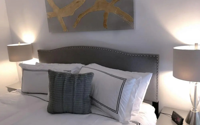 photo 4 of One Bedroom Suite