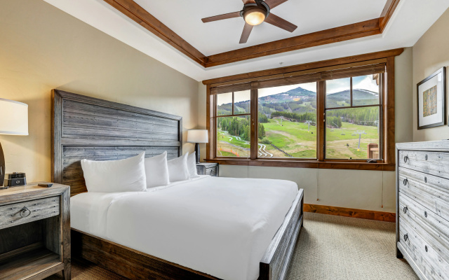 photo 3 of One Ski Hill Place, a RockResort, by Vail Resorts