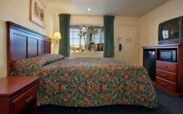 photo 3 of Orange Show Inn San Bernardino