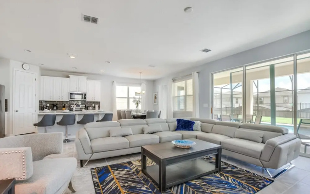 photo 2 of Beautiful 4 Bed With Pool & Spa