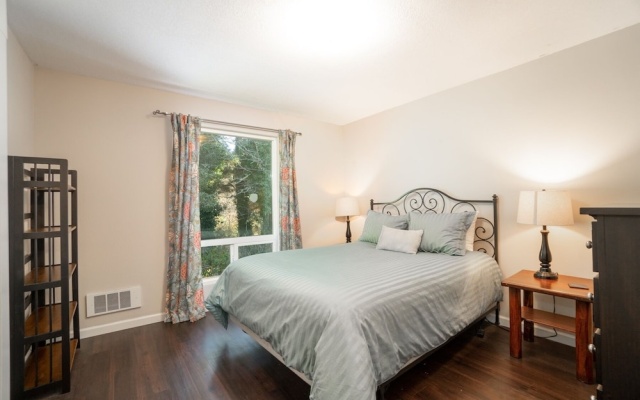 photo 4 of Otter Rock Hideaway 3 Bedroom Home