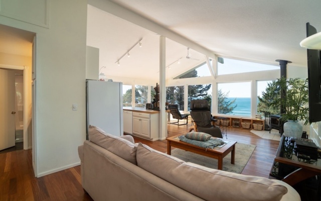 photo 5 of Otter Rock Hideaway 3 Bedroom Home