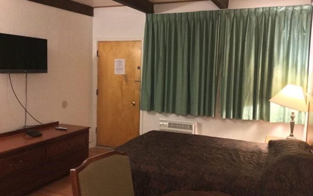 photo 2 of Pacific Lodge Tacoma