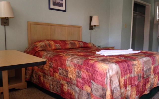 photo 2 of Palacio Inn Motel