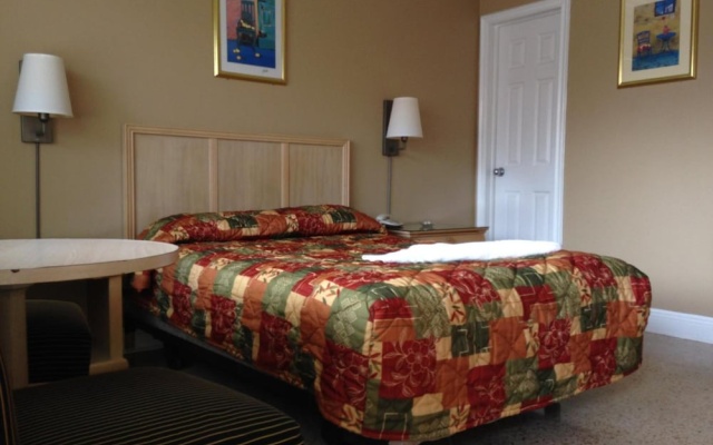 photo 3 of Palacio Inn Motel