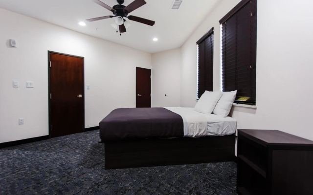 photo 2 of Palacio Royale Inn Boutique Katy