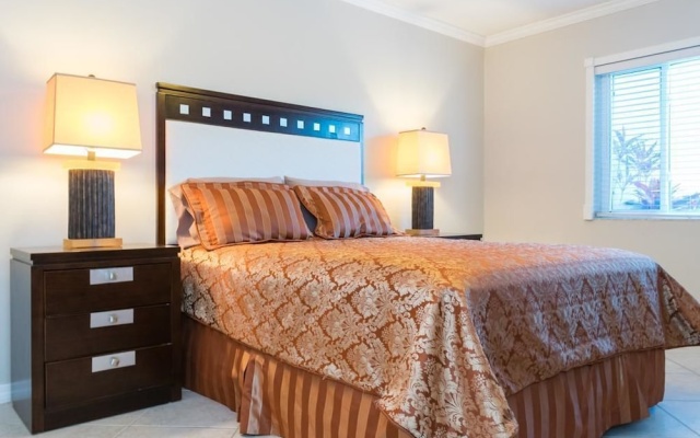 photo 5 of Palm Cay 5