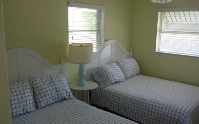 photo 2 of Palm Court Motel