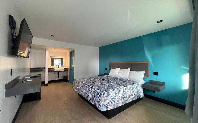 photo 4 of Arlo Motel