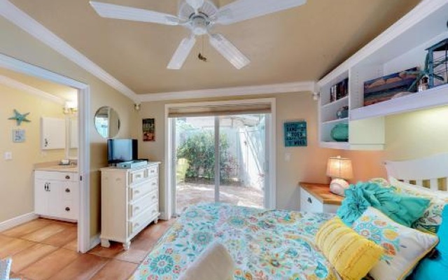 photo 5 of Palm Isle 3204 by RedAwning