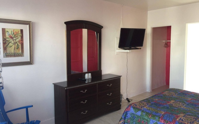 photo 4 of Palm Motel