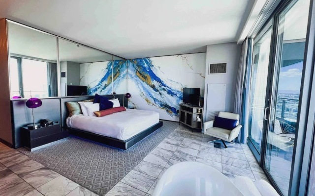 photo 3 of Panoramic Strip Views Open Balcony Free Parking High Floor Sleeps 4