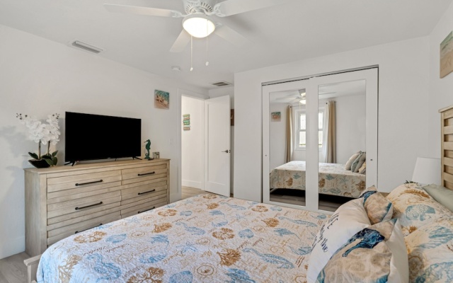 photo 2 of Paradise Beach House 3 Bedroom Home by Redawning