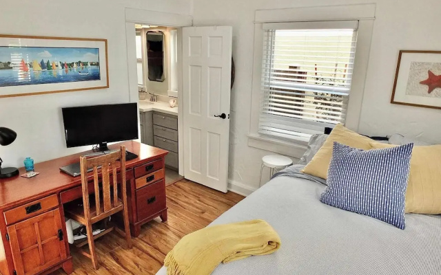 photo 2 of Park Avenue Beach Paradise Chic & Secluded 4 BDR