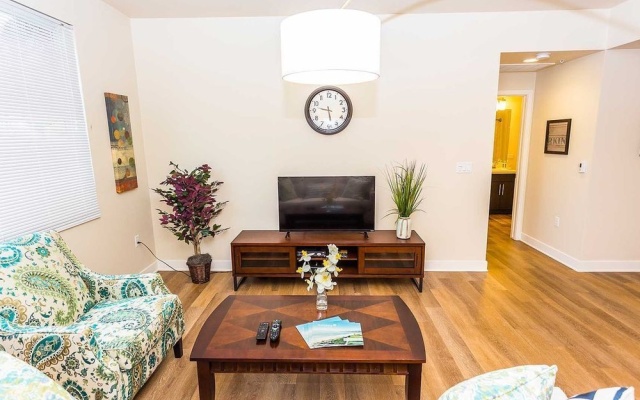 photo 3 of Park Plaza Apartment #876088 by RedAwning
