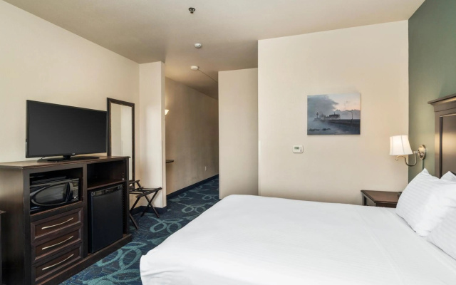 photo 4 of Park Point Marina Inn