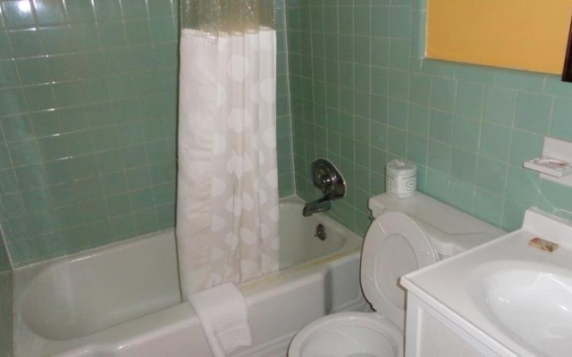 photo 4 of Parkview Motel