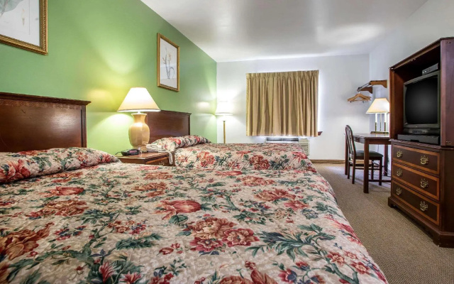 photo 2 of Passport Inn