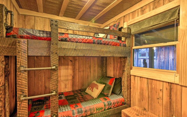 photo 3 of Couples Treehouse Retreat w/ Hot Tub & Views