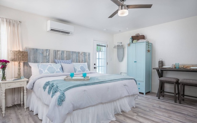 photo 2 of Pelican Gardens Studio 3 on Lido Key