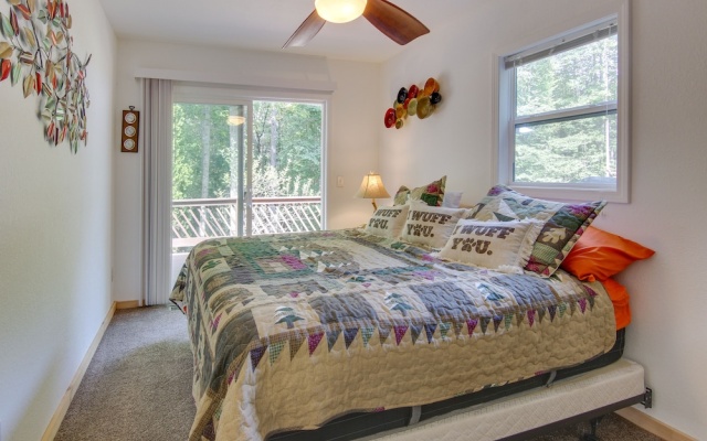 photo 5 of Penrose Vacation Rental: Near Cycling Trails!