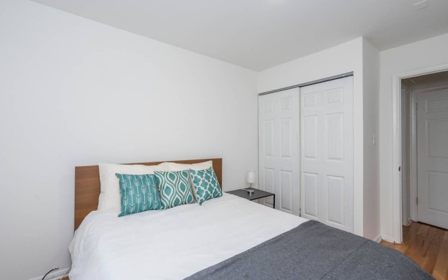 photo 3 of Perfect Downtown Apt w/ Free 2 Car Parking