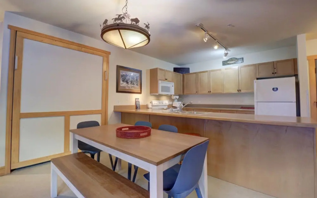 photo 3 of Perfect Ski Condo Steps from the Super Bee & Golf Course - CS325 by Redawning